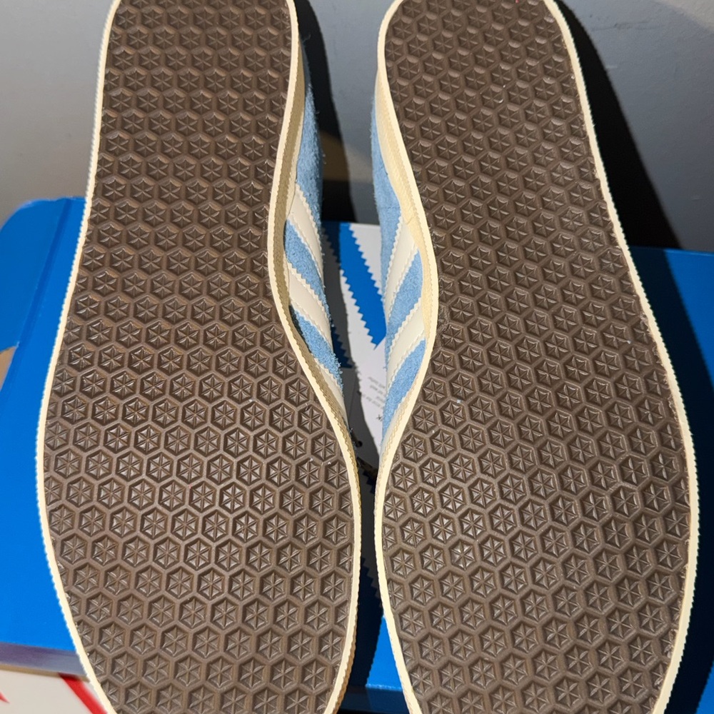 Men’s Adidas Gazelle Shoes - Picture 7 of 8